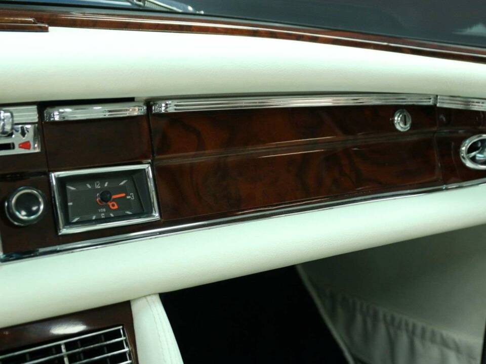 Bild 25/50 von Mercedes-Benz 280 SE 3,5 (1971)