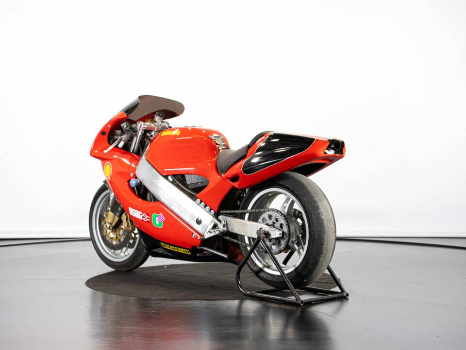 Image 2/50 of Bimota SB6 (1994)
