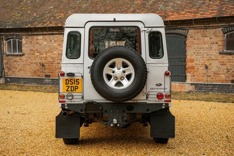 Image 13/50 de Land Rover Defender 110 (2015)