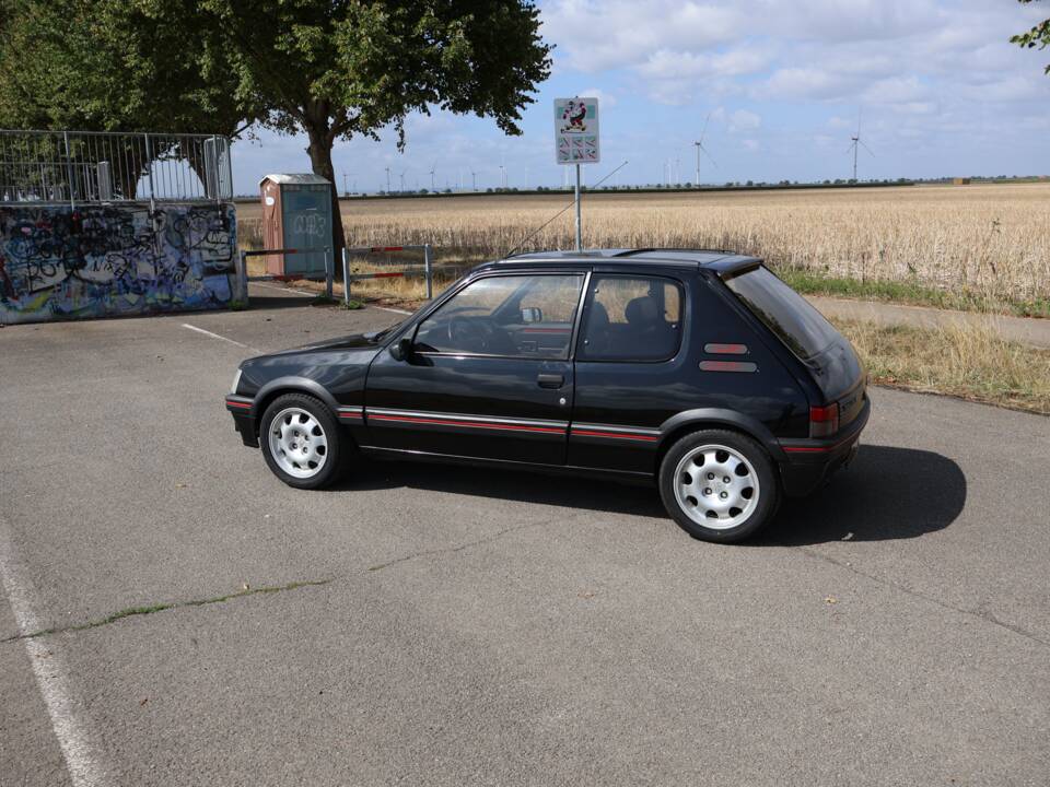 Obraz 22/56 pojazdu Peugeot 205 GTi 1.9 (1991)