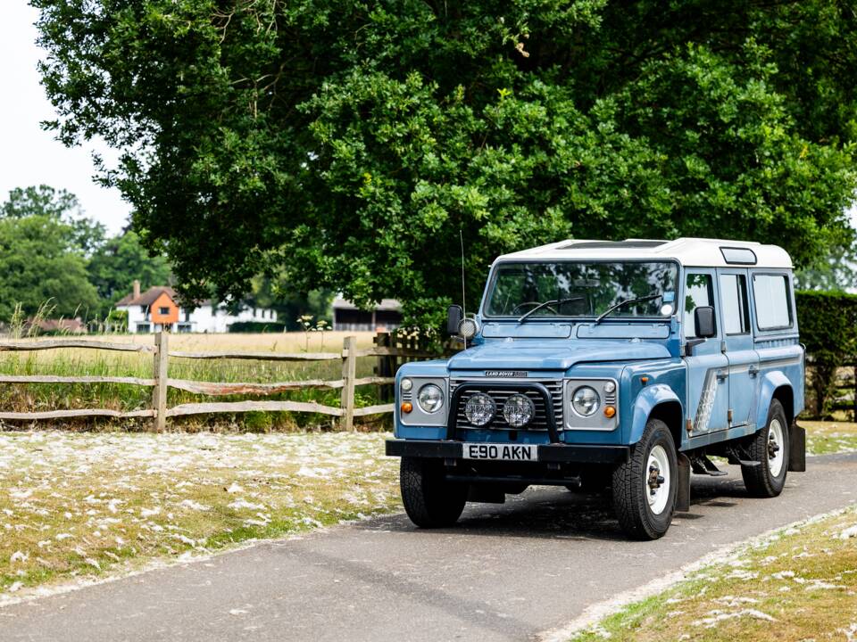 Image 17/50 of Land Rover 110 (1988)
