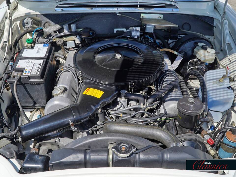 Image 24/29 de Mercedes-Benz 280 SE 3,5 (1971)