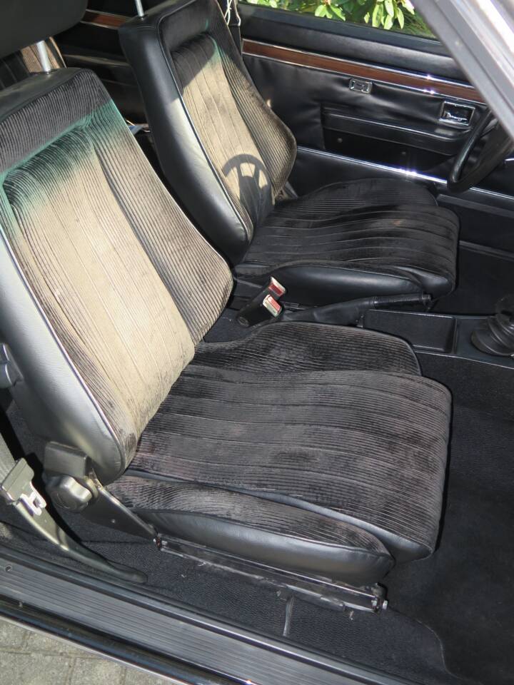 Image 3/8 de Opel Commodore 2,8 GS (1975)
