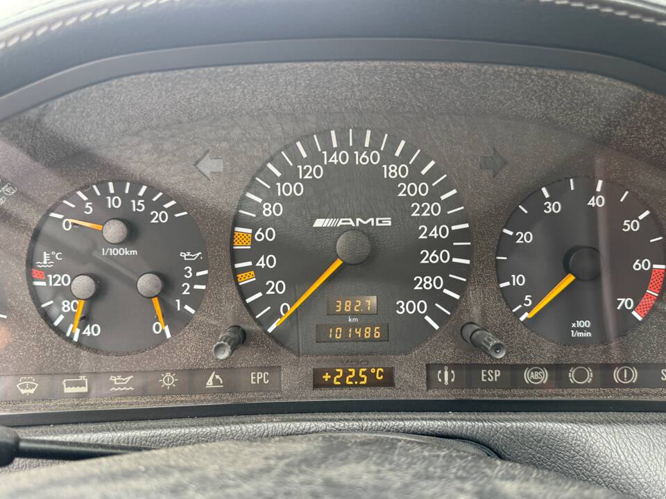 Image 8/10 of Mercedes-Benz SL 600 6.0 AMG (1995)