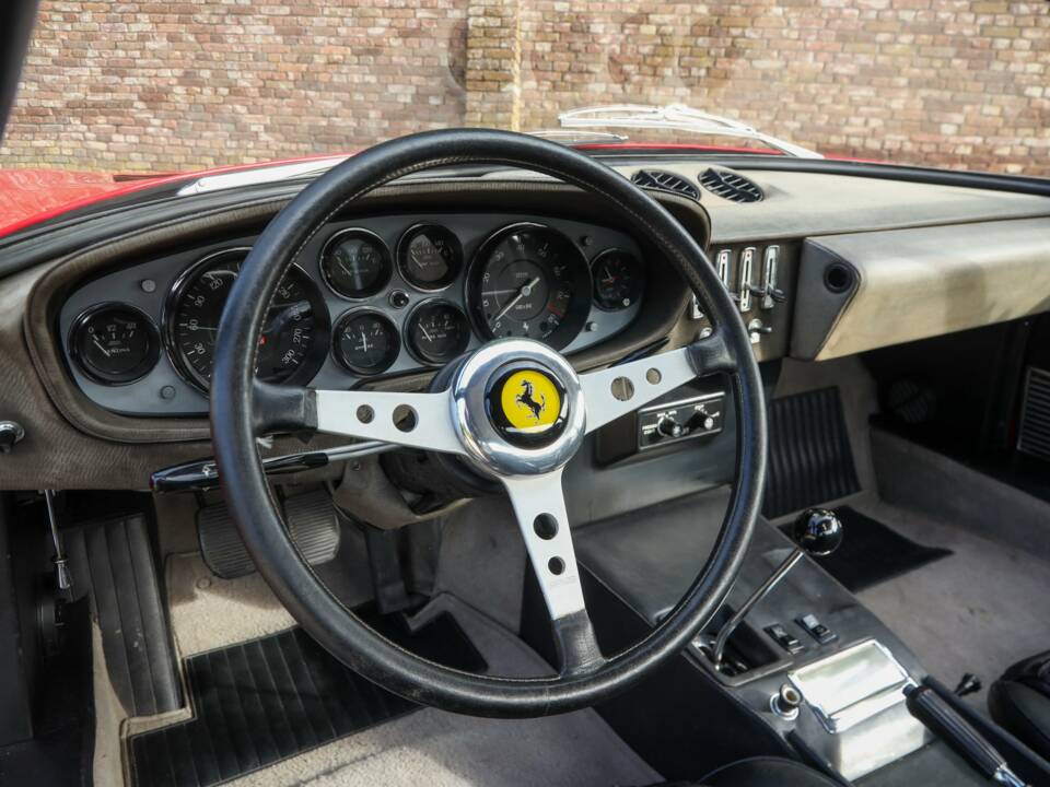 Afbeelding 14/50 van Ferrari 365 GTB/4 Daytona (1973)