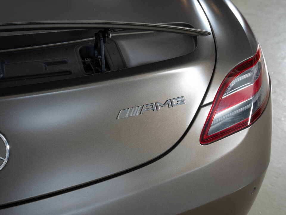 Image 26/33 of Mercedes-Benz SLS AMG (2010)