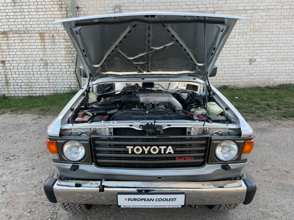 Image 96/100 of Toyota Land Cruiser HJ61 GX (1987)