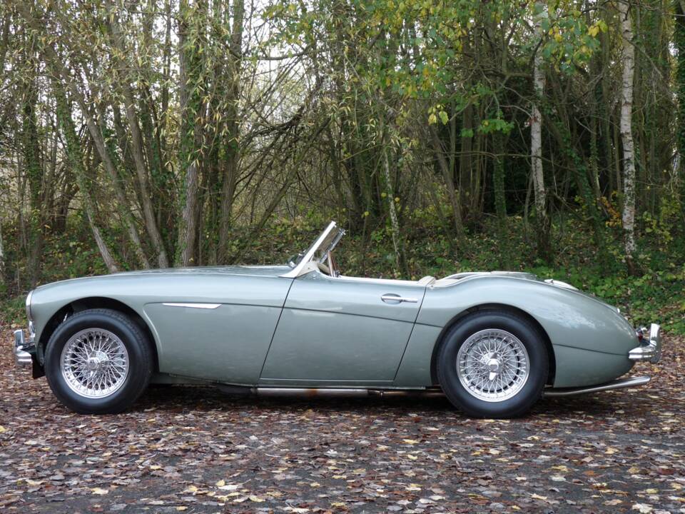 Image 8/32 of Austin-Healey 3000 Mk II (BT7) (1962)