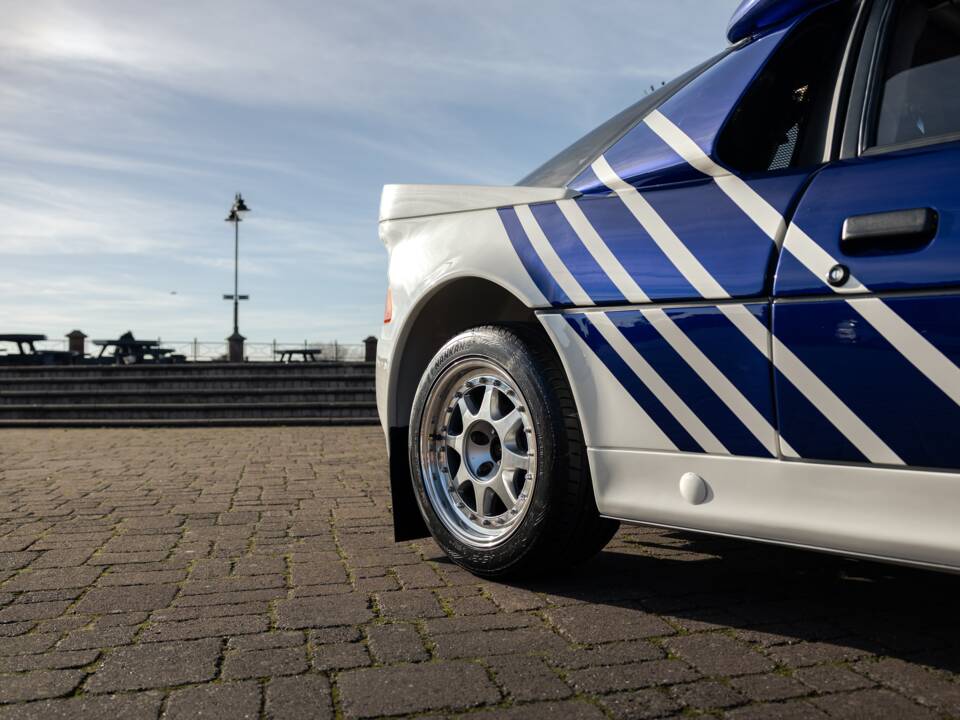 Image 21/50 of Ford RS200 (1986)