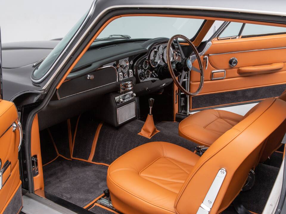 Bild 12/17 von Aston Martin DB 6 (1967)