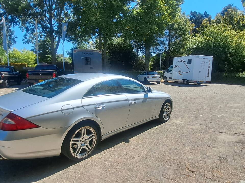 Immagine 7/15 di Mercedes-Benz CLS 350 (2006)