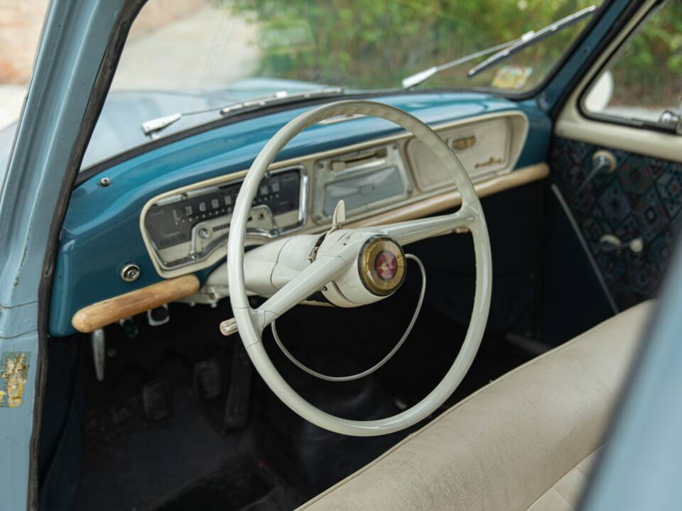 Image 42/50 of SIMCA Aronde P 60 Monthléry Spéciale (1960)