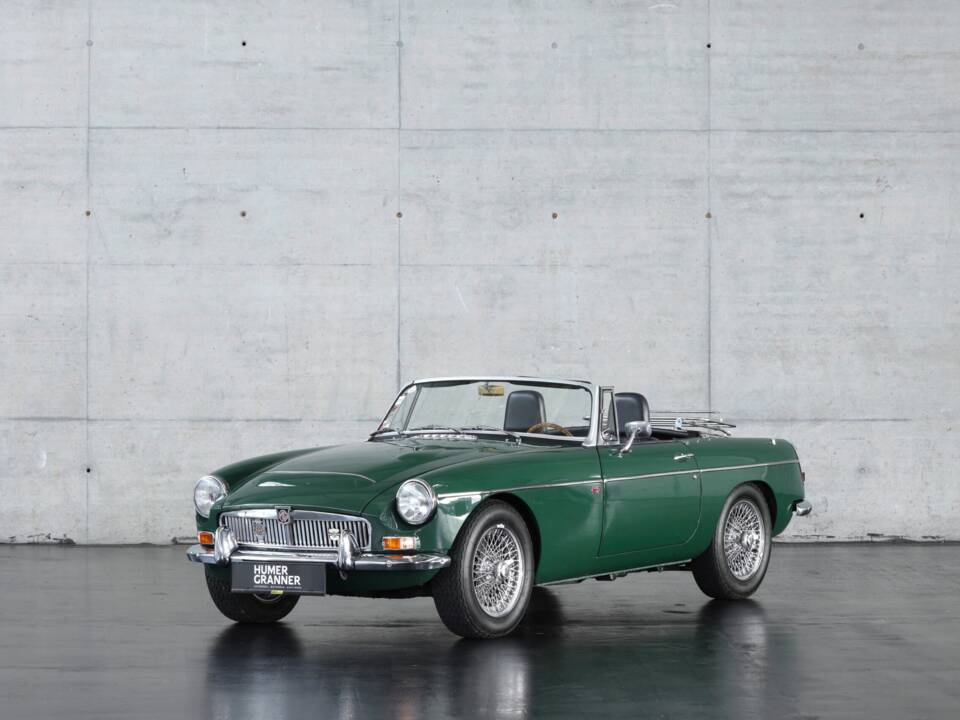 Image 1/41 of MG MGC (1969)