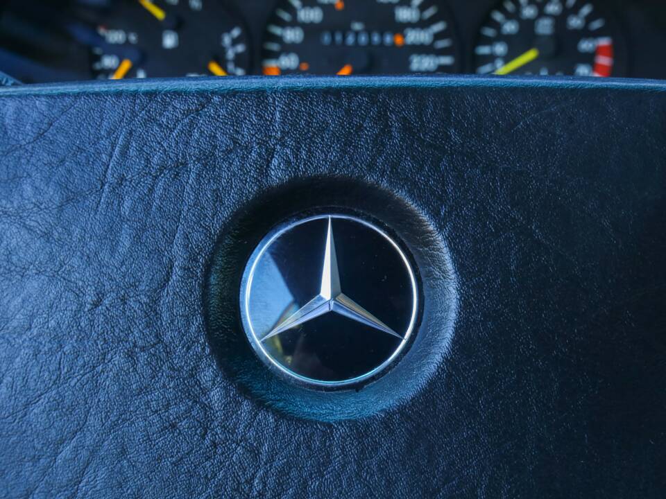 Bild 36/50 von Mercedes-Benz 560 SEC (1987)