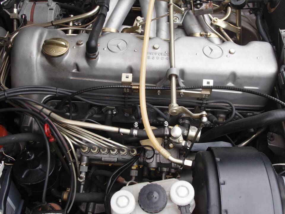 Image 38/99 de Mercedes-Benz 280 SL (1971)
