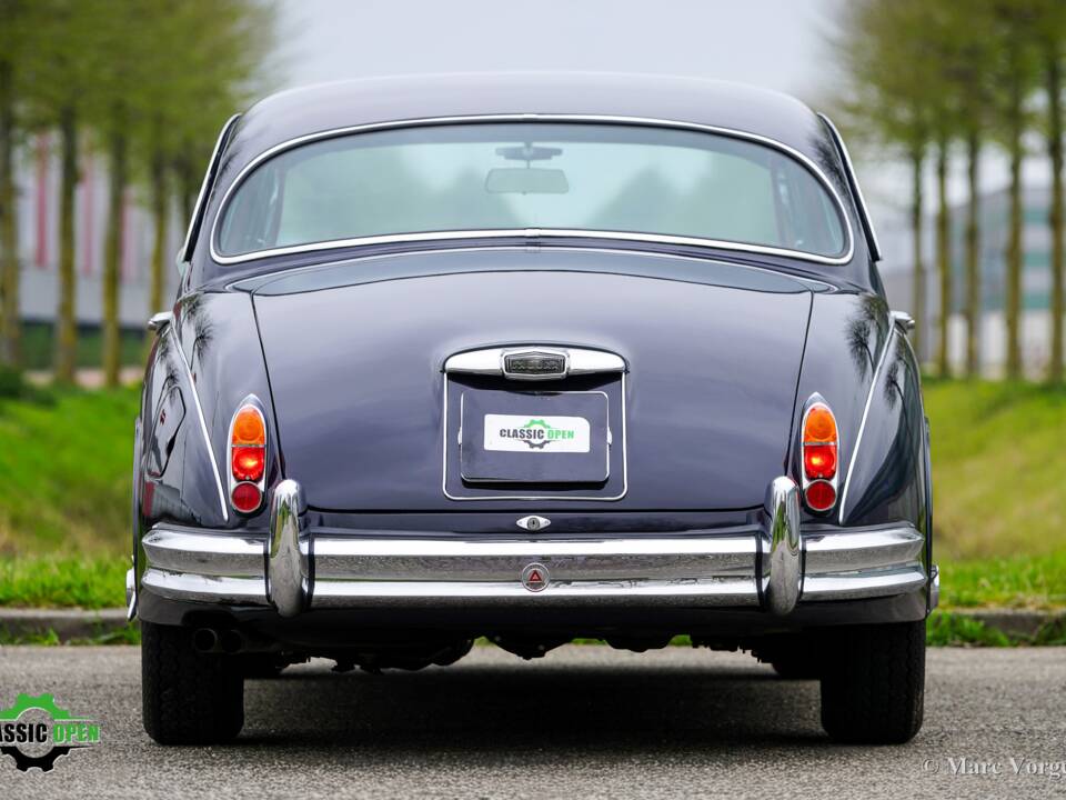 Image 39/42 of Jaguar Mk II 3.8 (1963)