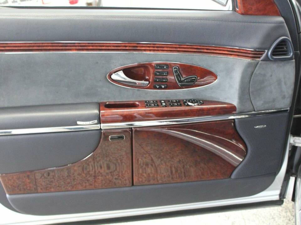 Image 11/20 of Maybach 57 (2004)
