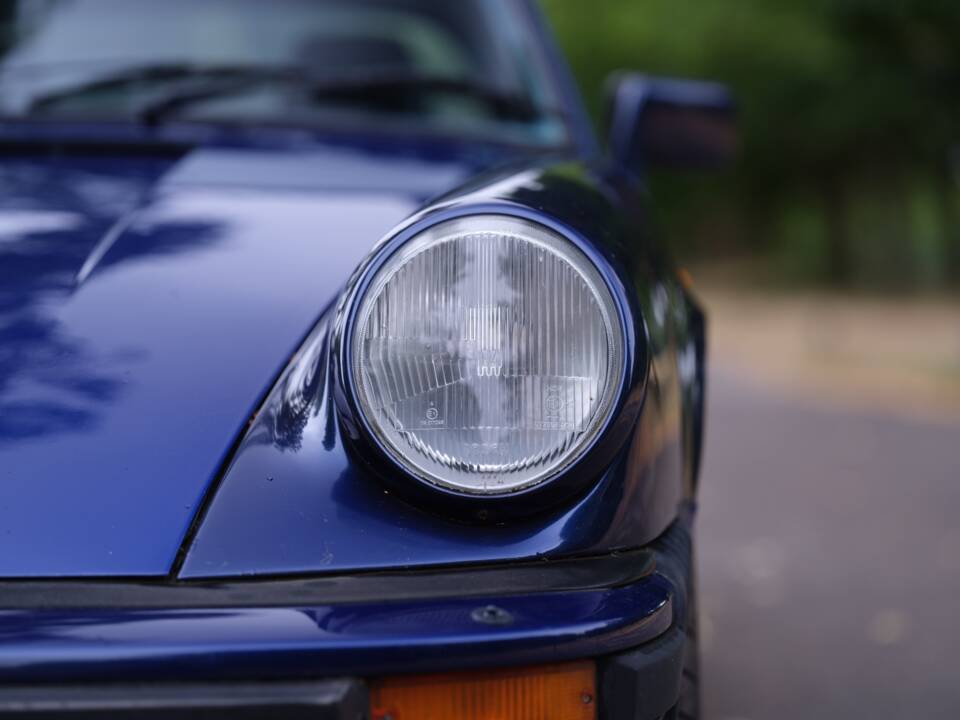 Bild 8/43 von Porsche 911 Carrera 3.2 (1989)