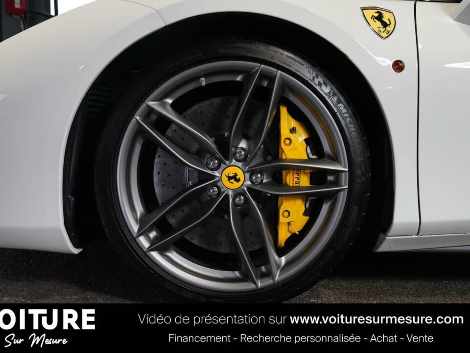 Image 46/50 of Ferrari 488 GTB (2015)