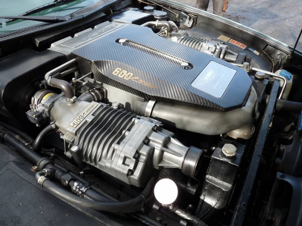 Image 18/20 of Aston Martin V8 Vantage V550 (1995)