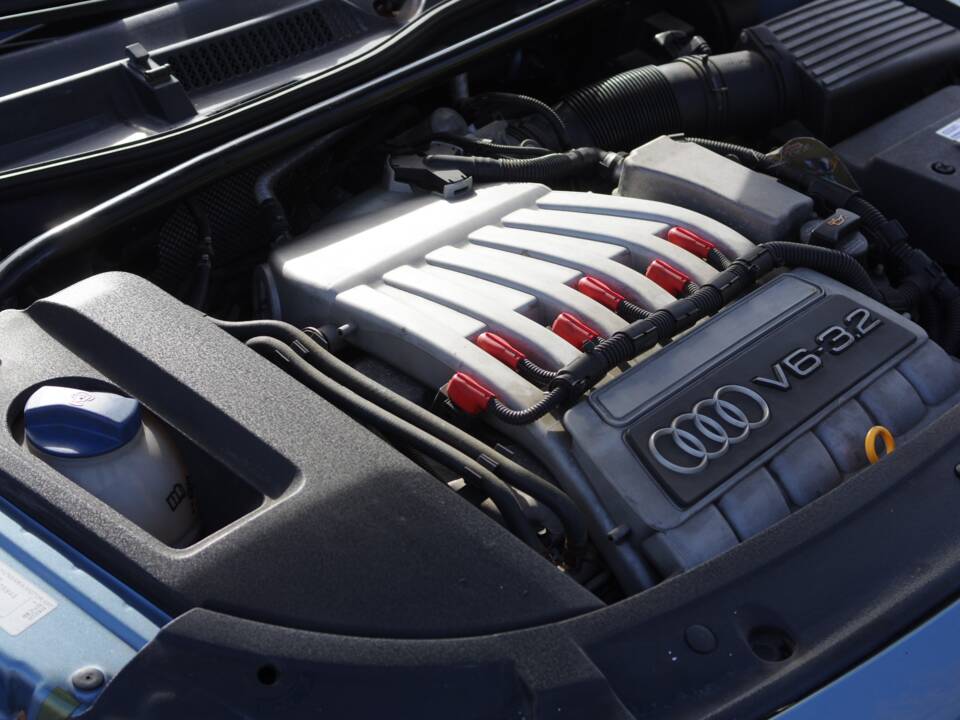 Image 10/20 de Audi TT 3.2 quattro (2004)