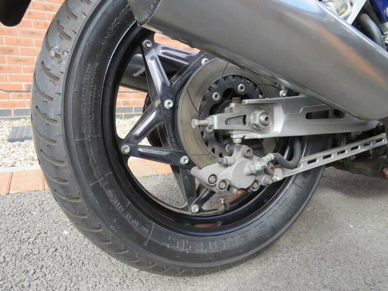 Bild 35/43 von Honda VF 1000RG (1988)