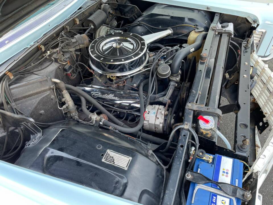 Bild 14/16 von Cadillac DeVille Convertible (1966)