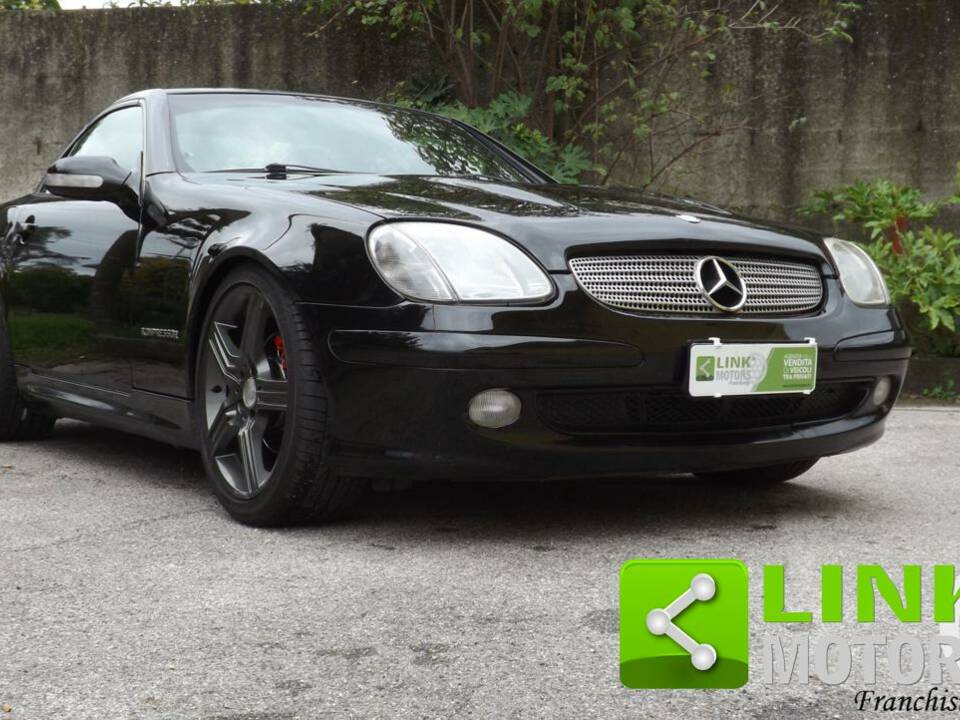 Immagine 4/10 di Mercedes-Benz SLK 200 Kompressor (2000)