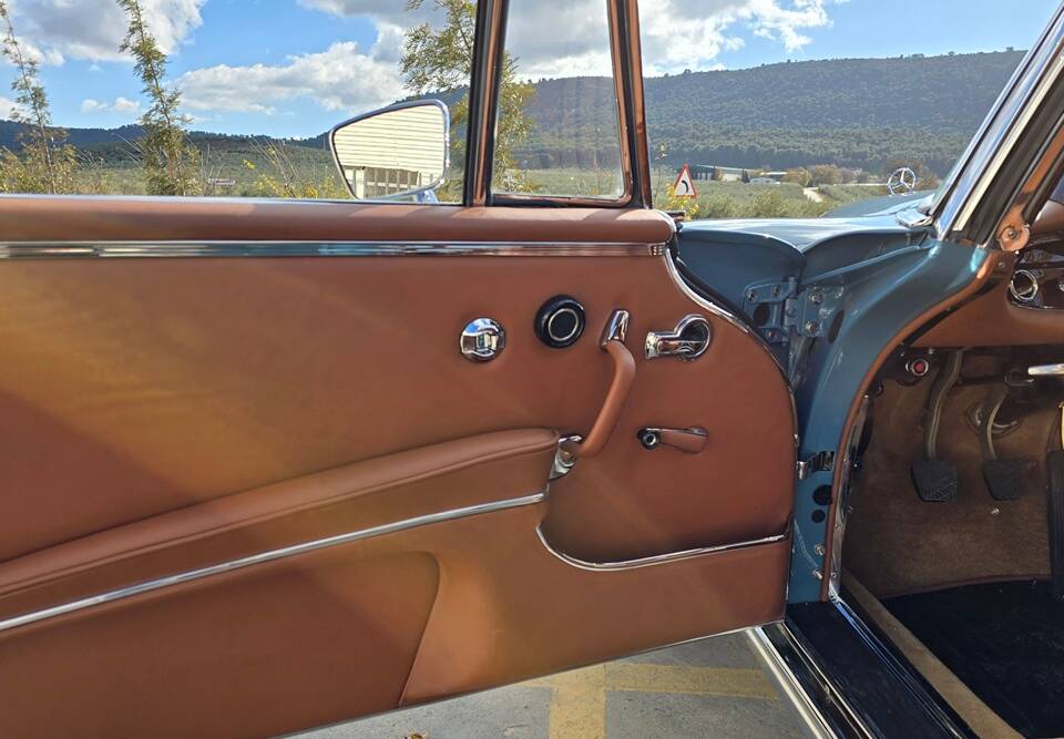 Immagine 25/40 di Mercedes-Benz 300 SE (1964)