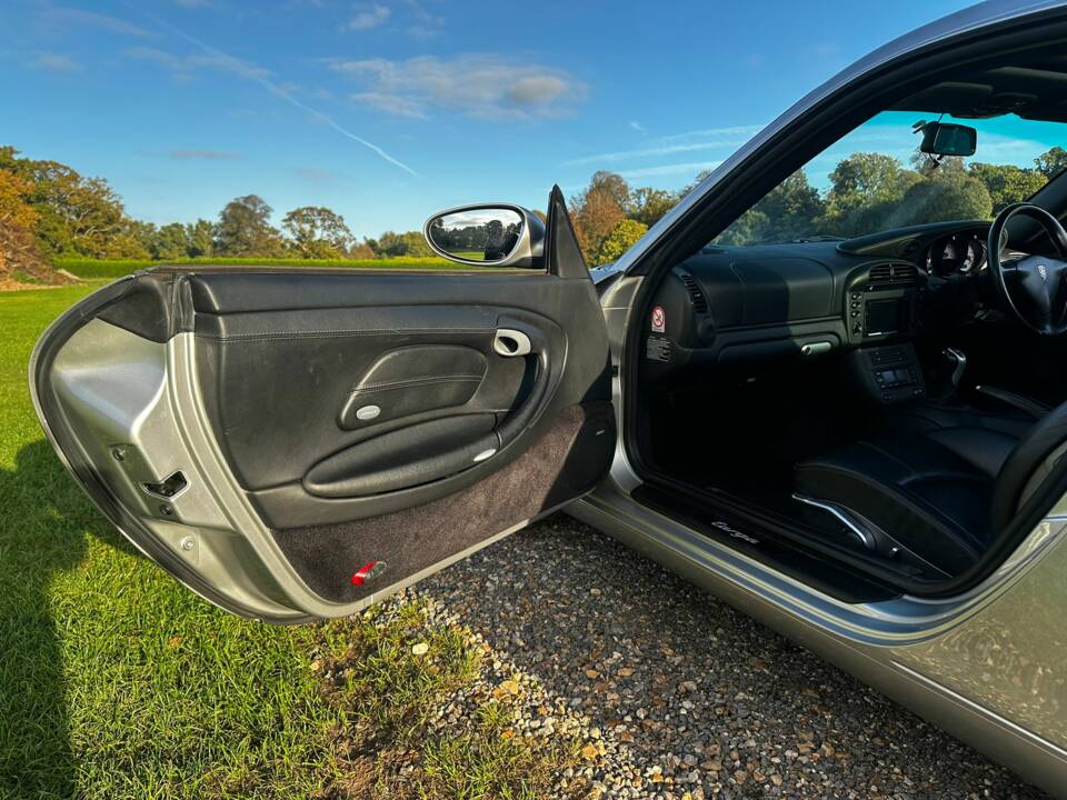 Image 35/54 de Porsche 911 Carrera (2003)