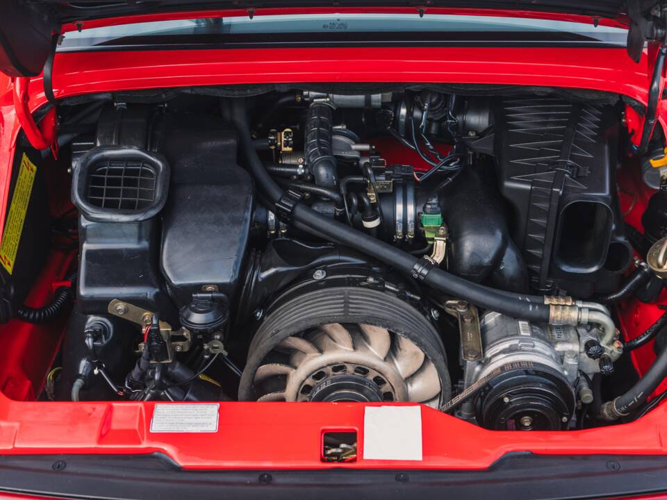 Imagen 33/37 de Porsche 911 Carrera (1995)