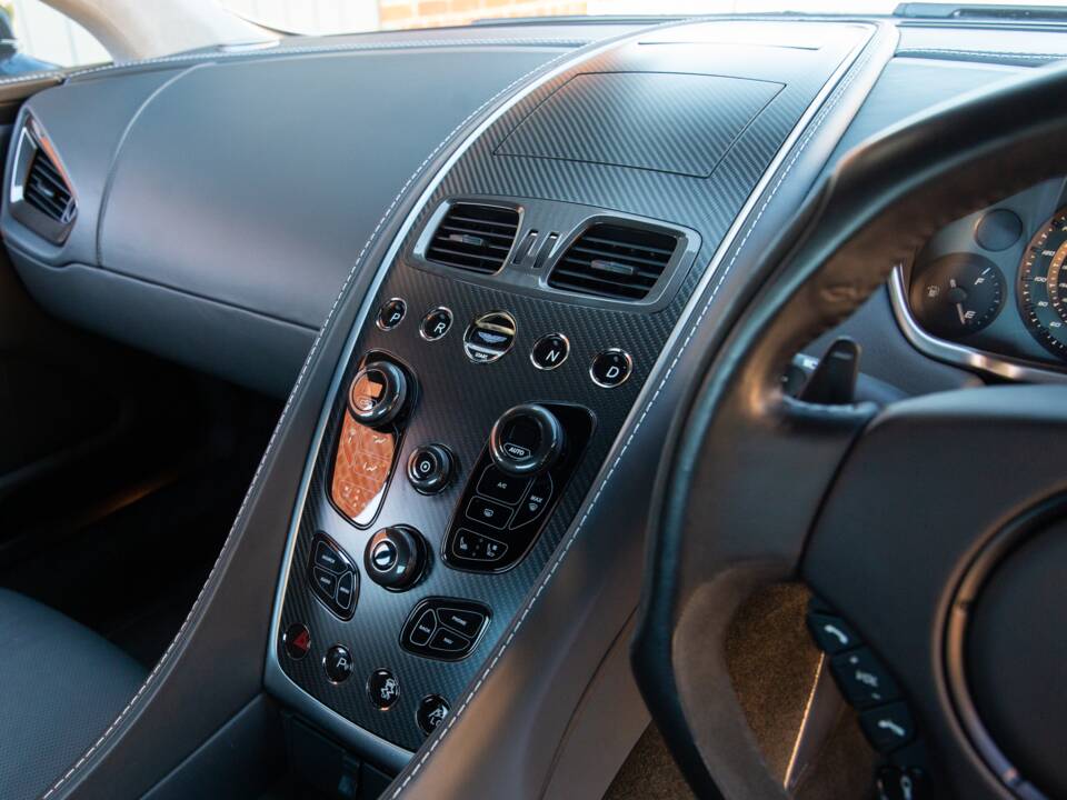 Image 62/80 of Aston Martin Vanquish (2013)