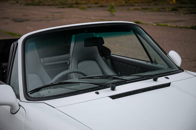 Image 38/38 of Porsche 911 Carrera 4 (1991)