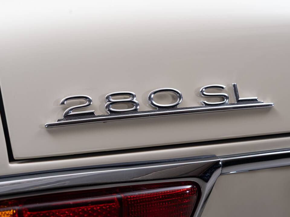 Image 17/41 of Mercedes-Benz 280 SL (1969)