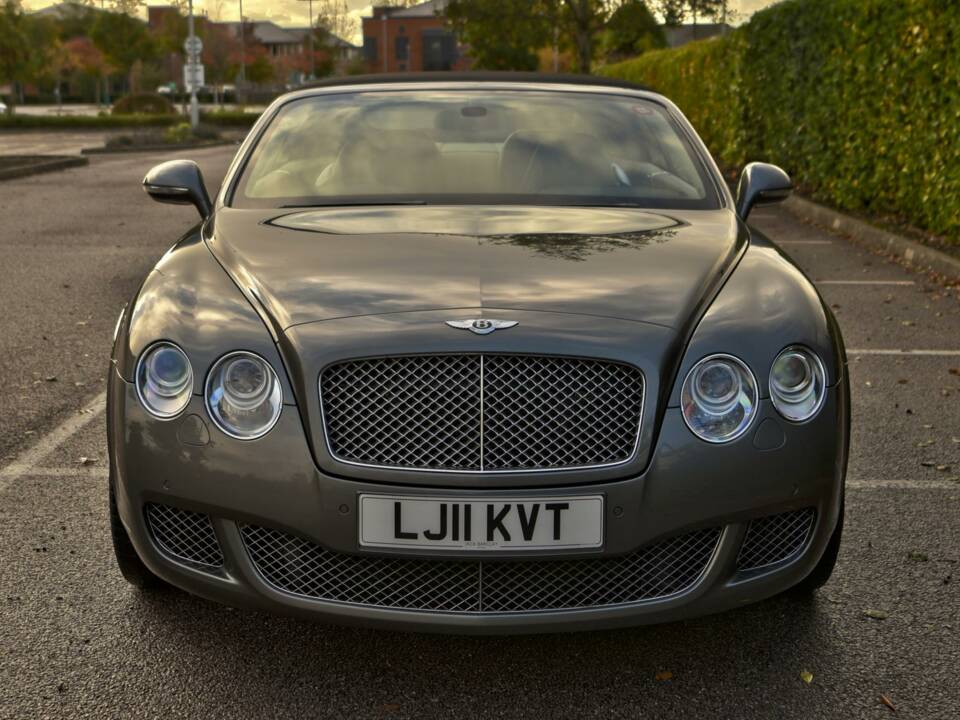 Image 21/50 of Bentley Continental GTC (2011)