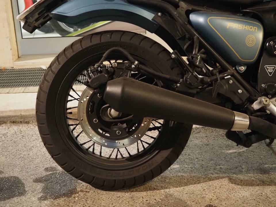 Immagine 26/30 di Triumph DUMMY (2000)