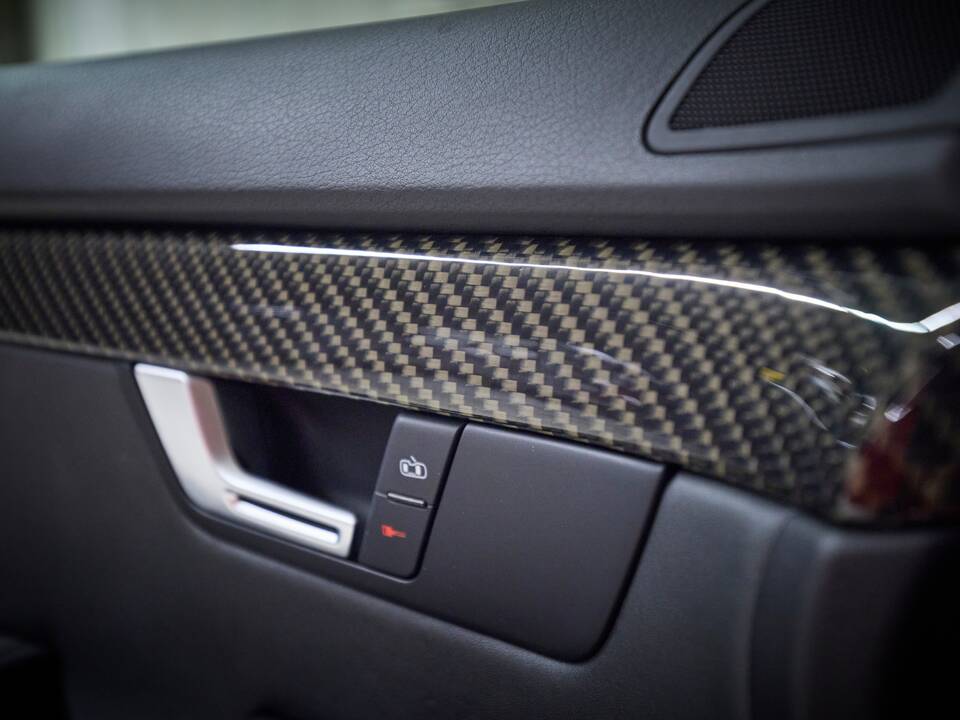 Image 92/95 of Audi RS4 Avant (2006)
