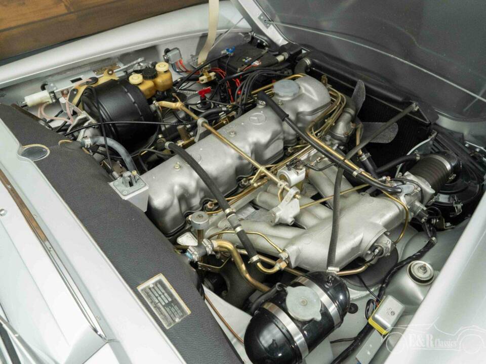 Image 19/19 de Mercedes-Benz 280 SL (1968)