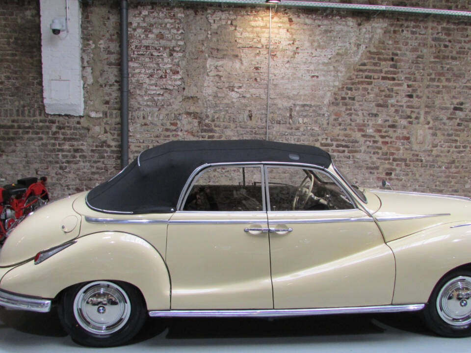 Imagen 4/19 de BMW 502 Baur (1954)