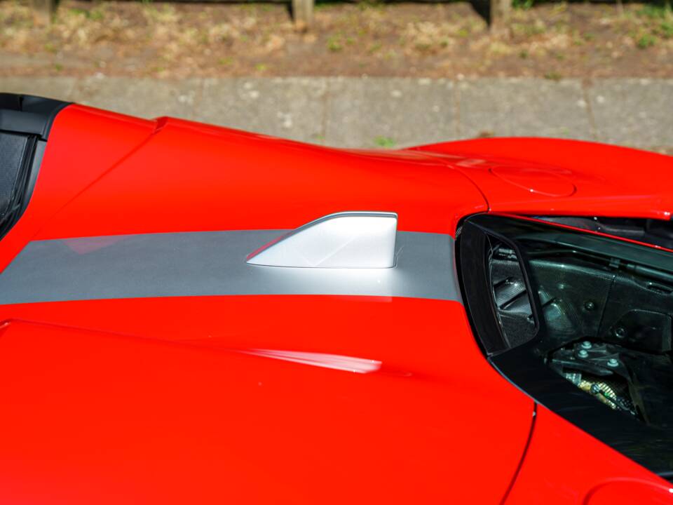 Image 14/37 of Ferrari SF90 Spider (2023)