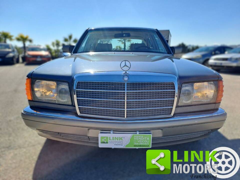 Image 8/10 of Mercedes-Benz 300 SEL (1990)