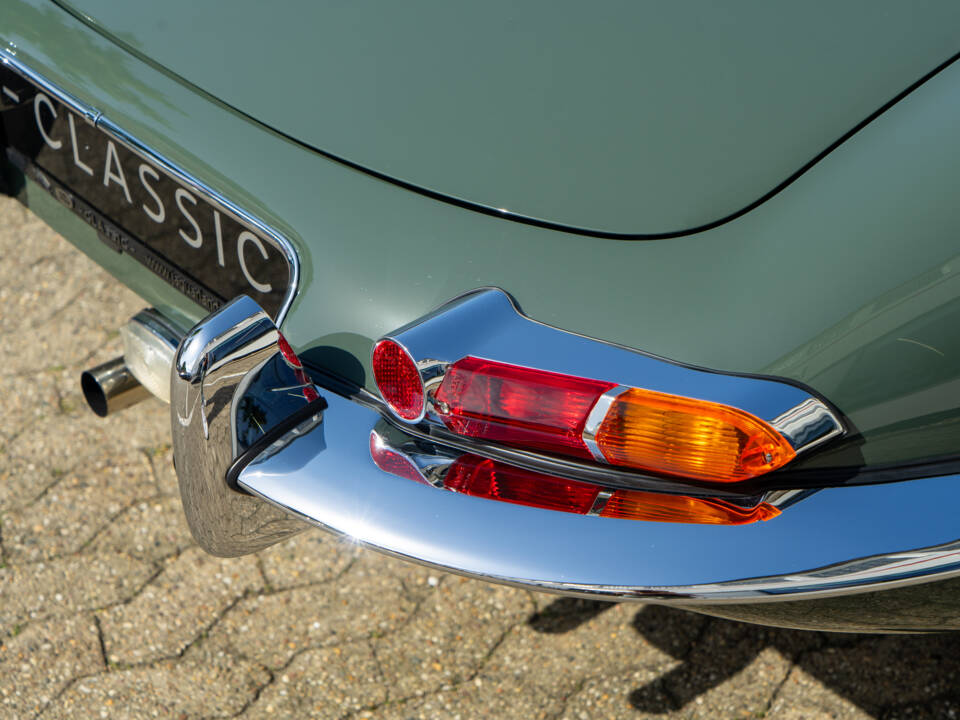 Afbeelding 12/33 van Jaguar E-Type 4.2 (1967)