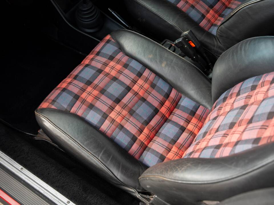 Image 49/50 of Porsche 911 Turbo 3.0 (1977)