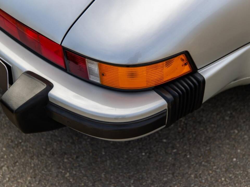 Image 48/132 of Porsche 911 Speedster 3.2 (1989)