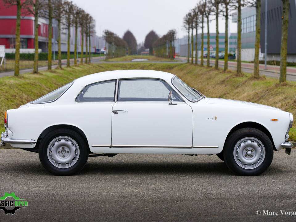 Image 27/48 of Alfa Romeo Giulia 1600 Sprint (1963)