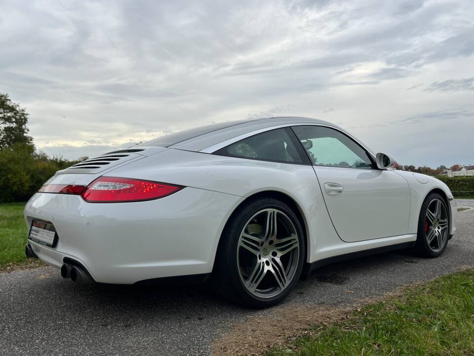 Image 19/58 of Porsche 911 Targa 4S (2010)