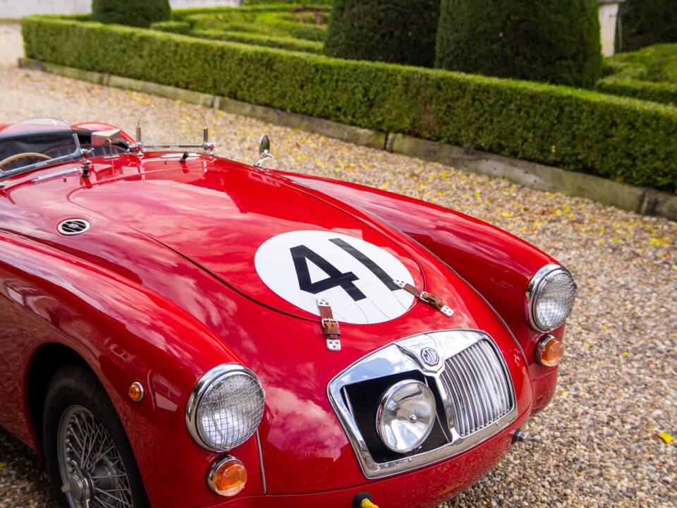 Image 2/10 of MG MGA 1600 (1960)