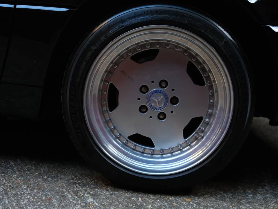 Image 28/100 of Mercedes-Benz SL 600 (1998)
