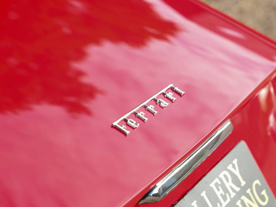 Afbeelding 13/50 van Ferrari 365 GTB/4 Daytona (1973)