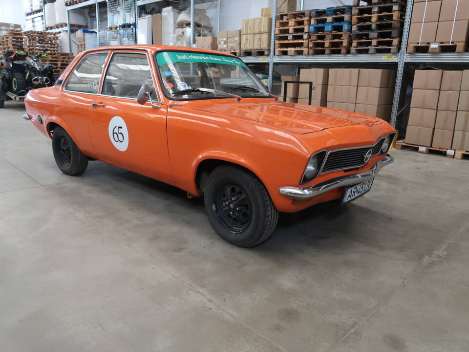 Bild 33/67 von Opel Ascona Caravan 1,9 S (1975)